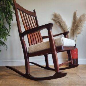 https://oldwhitesvintageinteriors.co.uk/wp-content/uploads/2025/10/1000117554-300x300.jpg